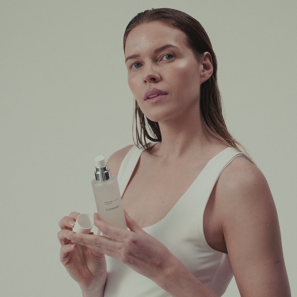 How to use Naiora cleanser